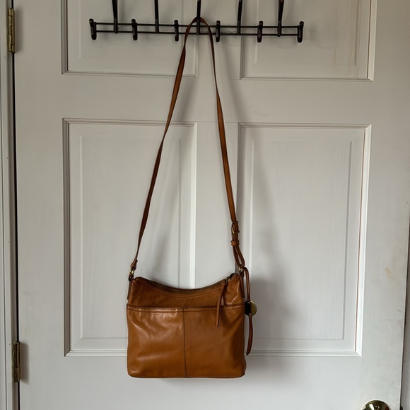 Margot Crossbody Bag With Adjustable Strap - Picture 3 of 13